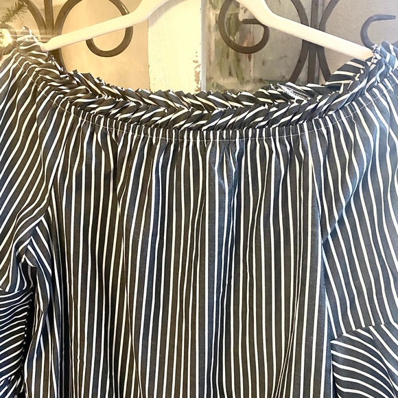 Beige by eci Off the Shoulder Dress. - Picture 2 of 8